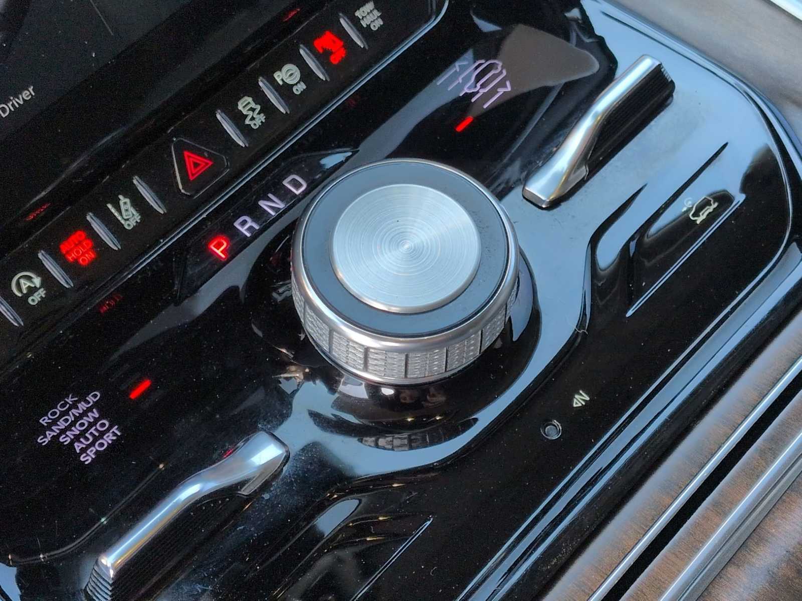 Thumbnail: 2023 Jeep Grand Wagoneer - 34