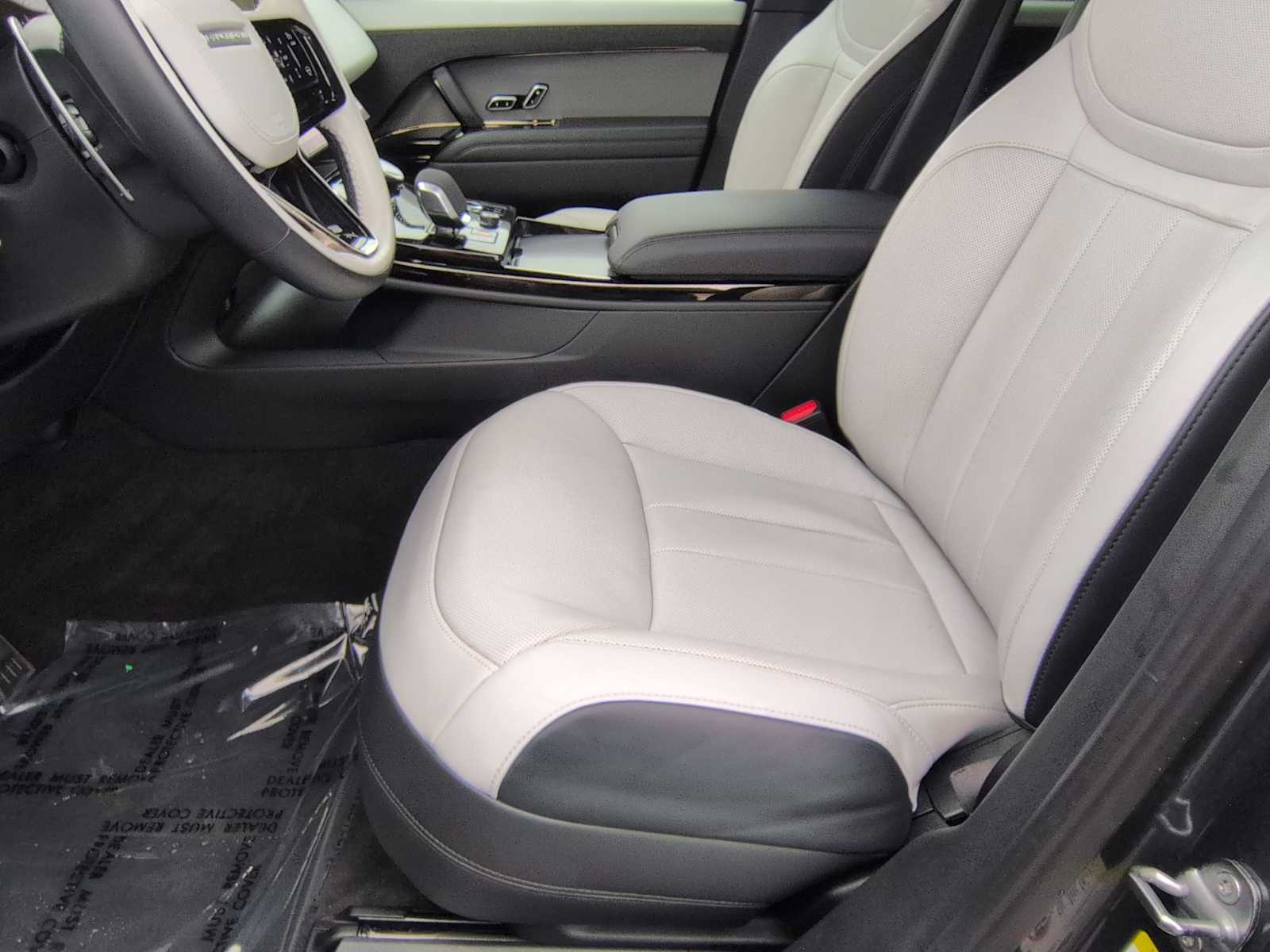 Thumbnail: 2023 Land Rover Range Rover Sport - 17