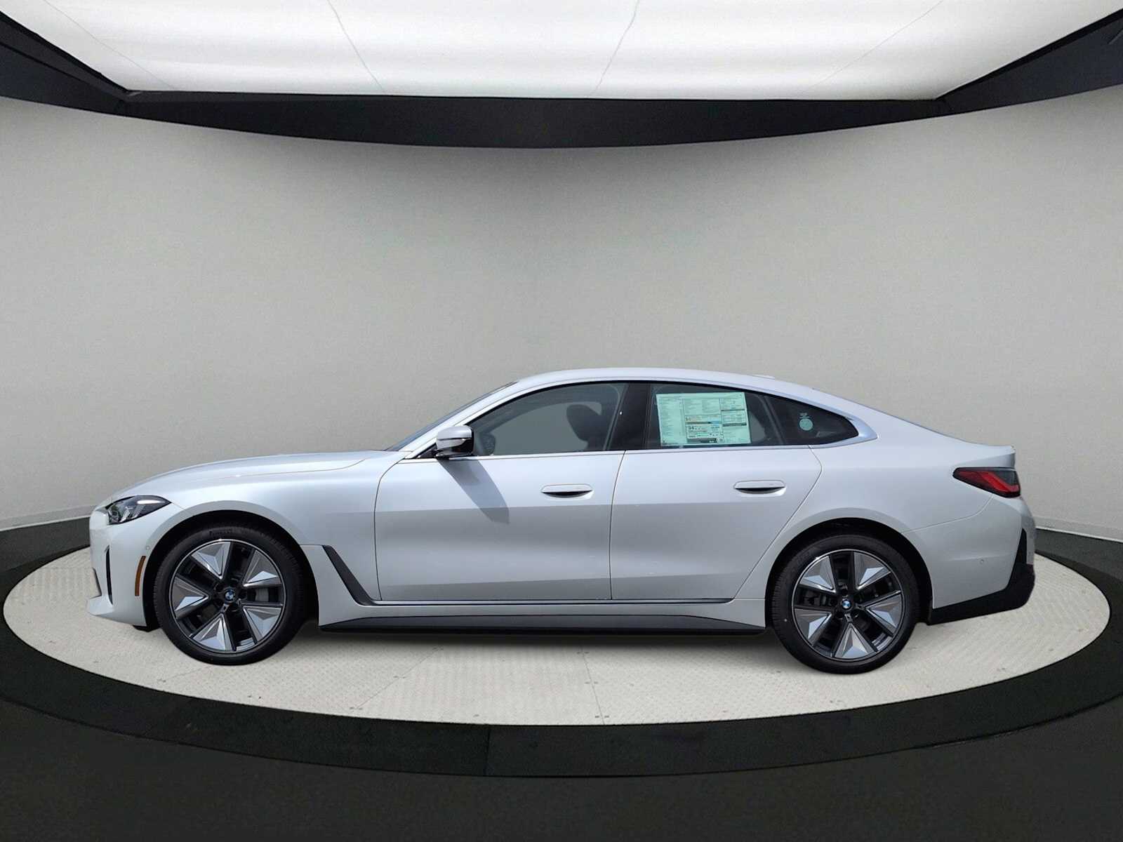 Thumbnail: 2026 BMW i4 - 5