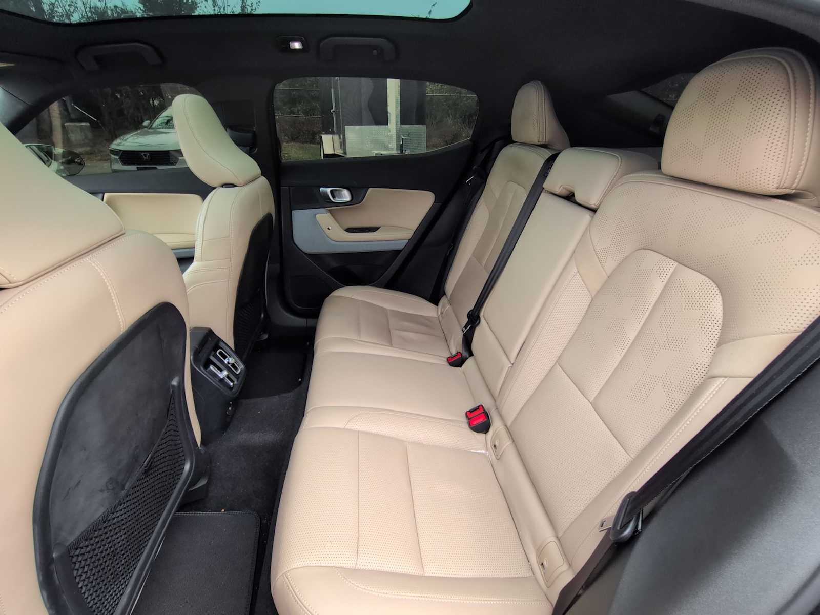 Thumbnail: 2022 Polestar 2 - 21