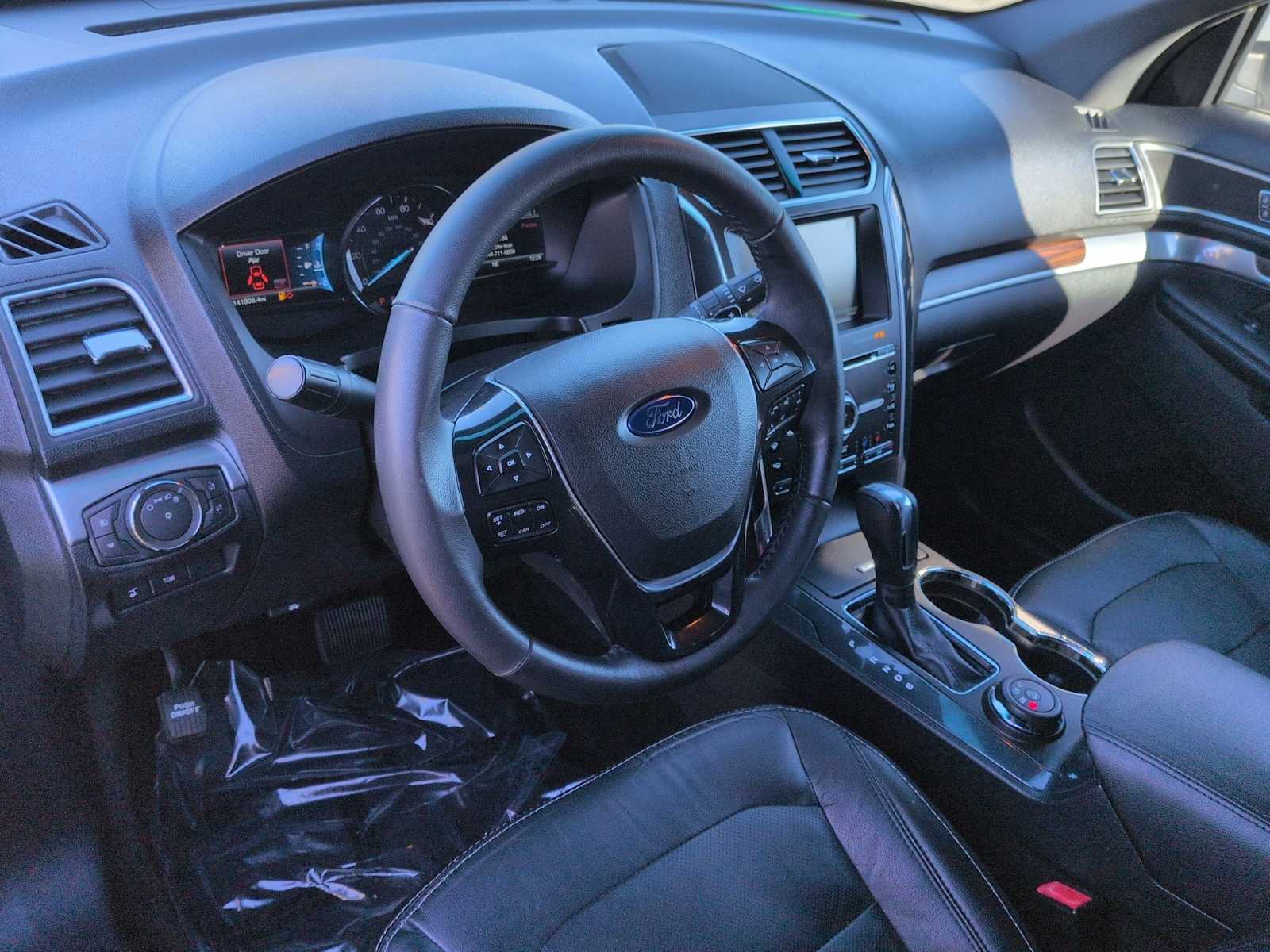 Thumbnail: 2016 Ford Explorer - 10