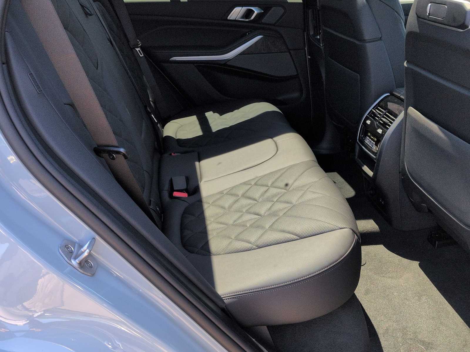 Thumbnail: 2026 BMW X5 - 23