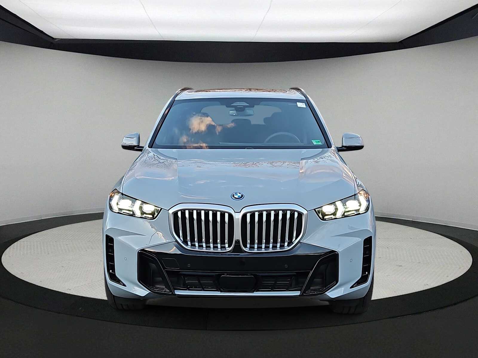 Thumbnail: 2026 BMW X5 - 3