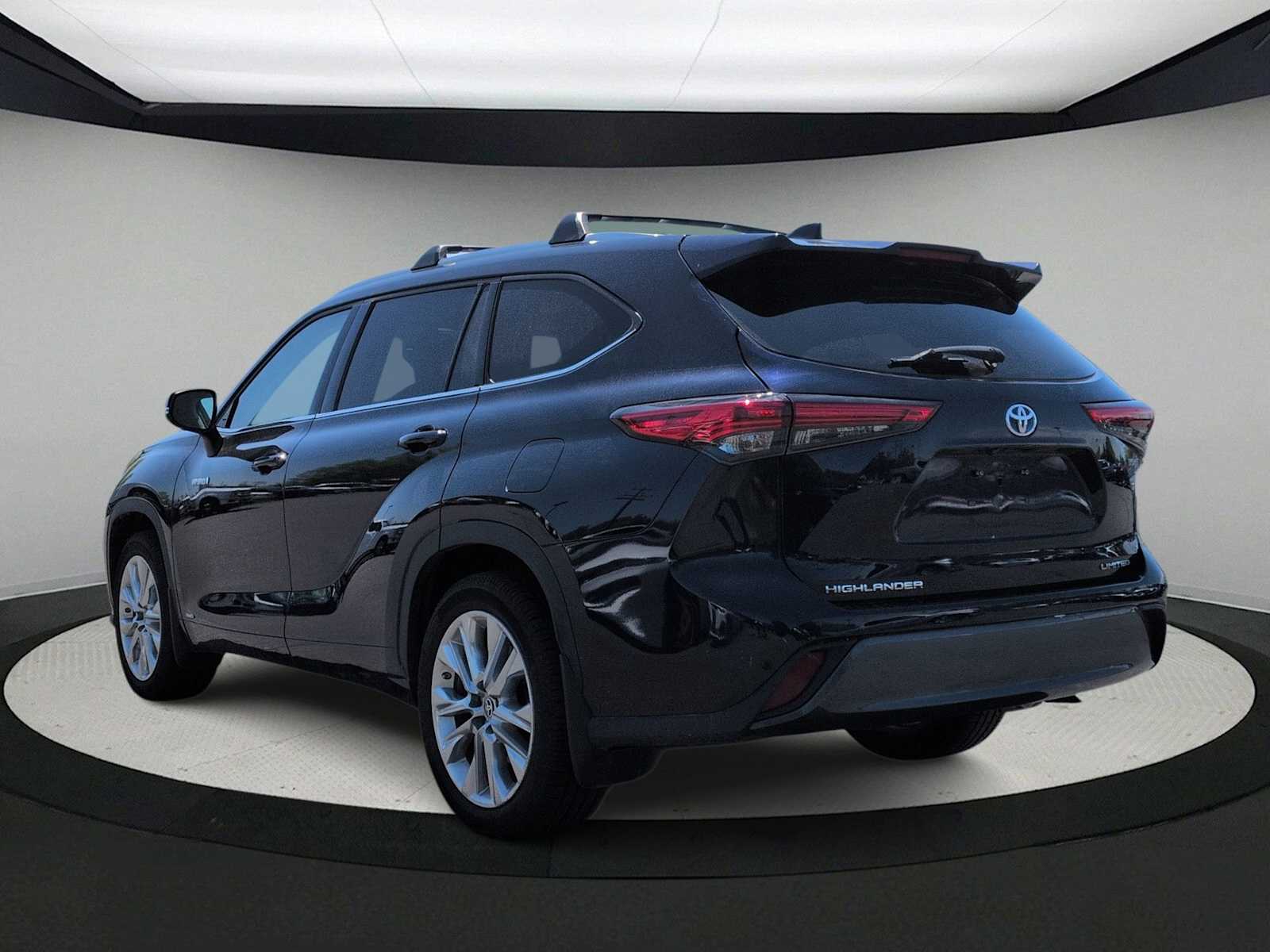 Thumbnail: 2021 Toyota Highlander - 6