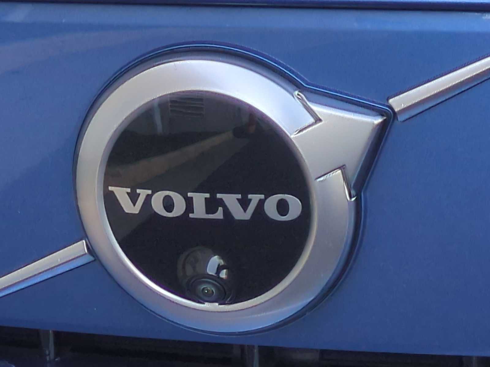 Thumbnail: 2021 Volvo XC40 - 12