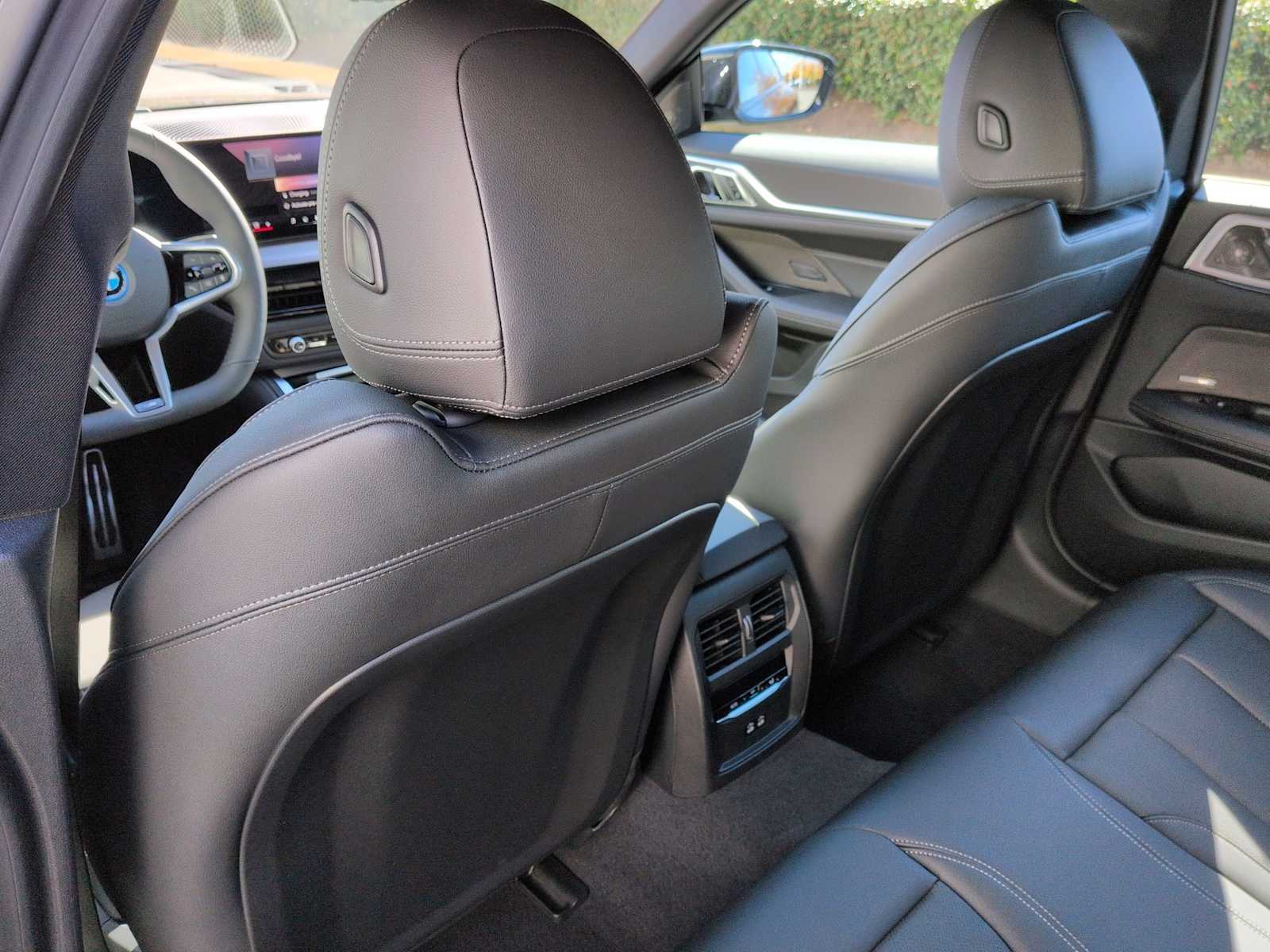 Thumbnail: 2025 BMW i4 - 19