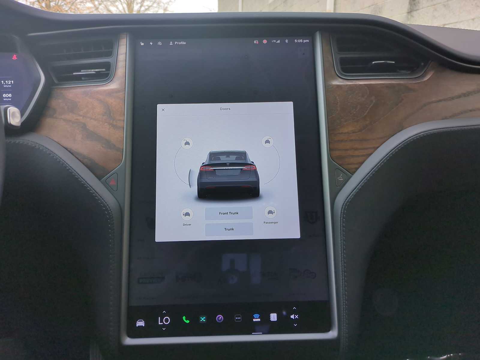 Thumbnail: 2019 Tesla Model X - 28