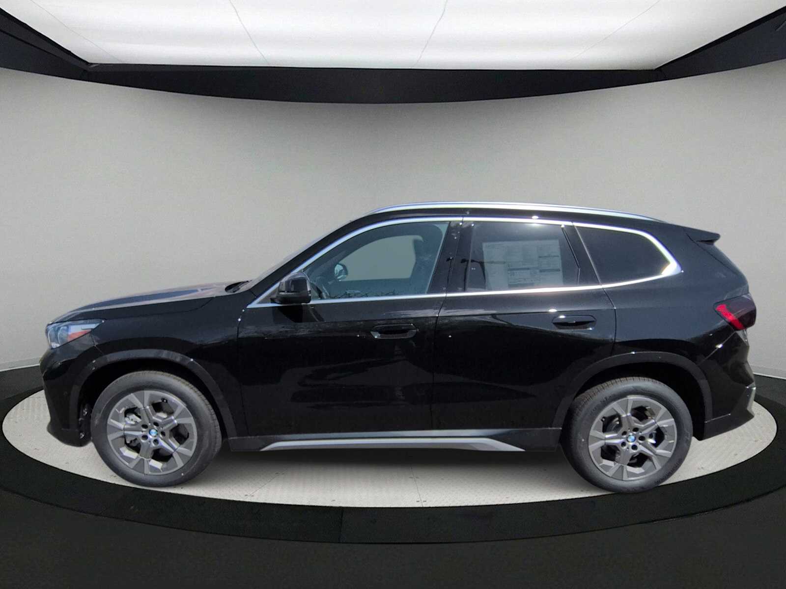 Thumbnail: 2026 BMW X1 - 5
