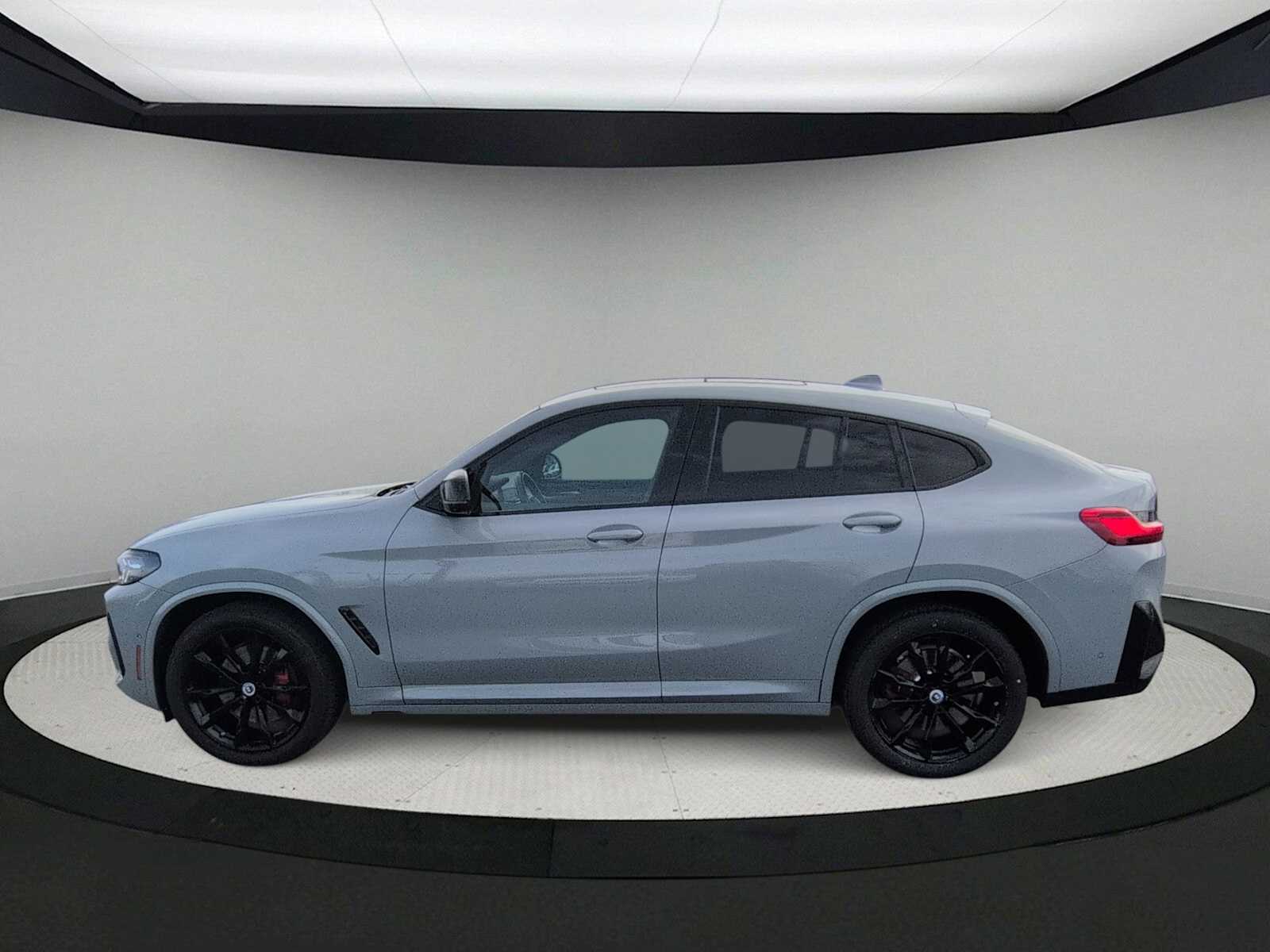 Thumbnail: 2023 BMW X4 - 5