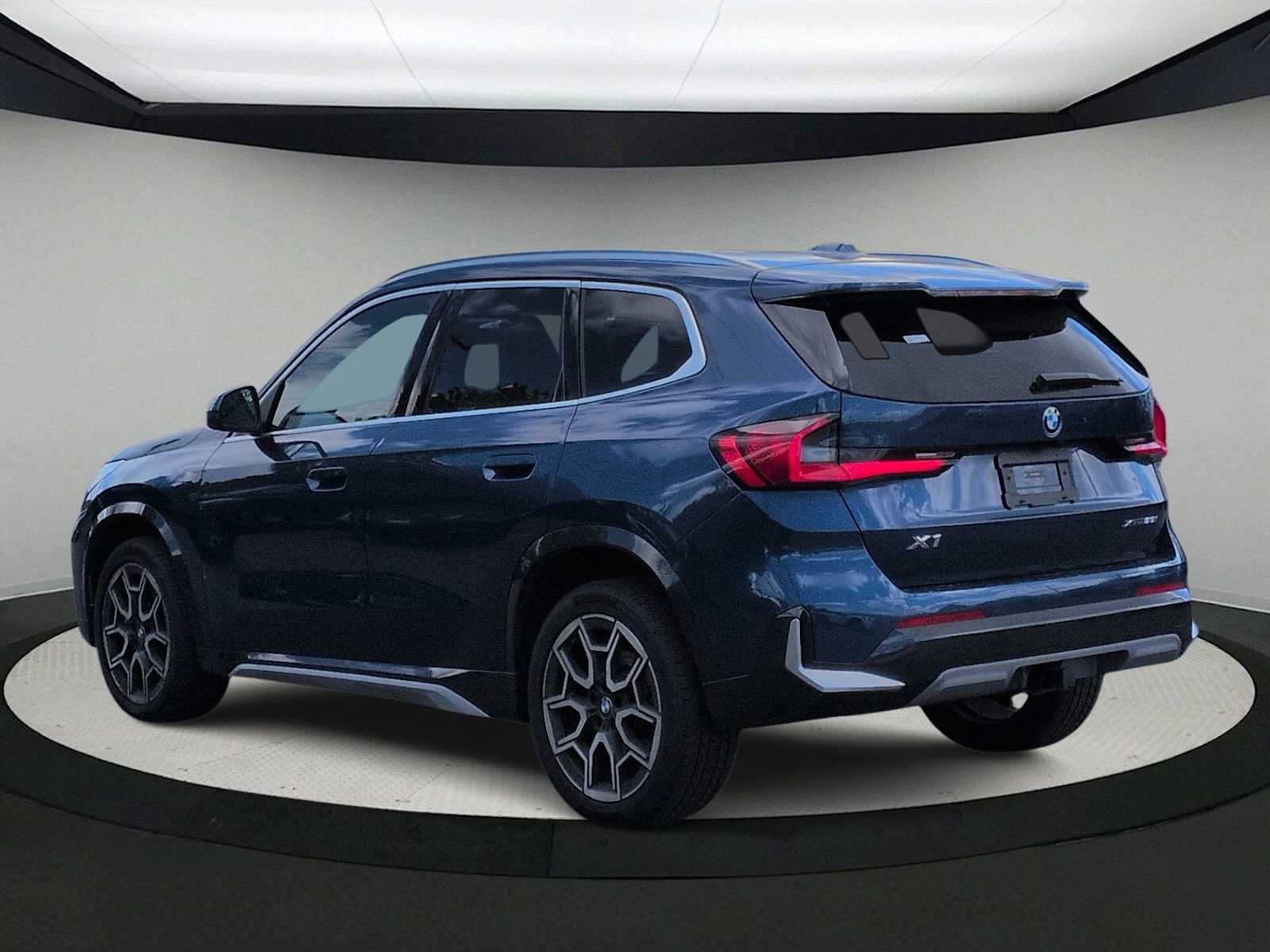 Thumbnail: 2025 BMW X1 - 6