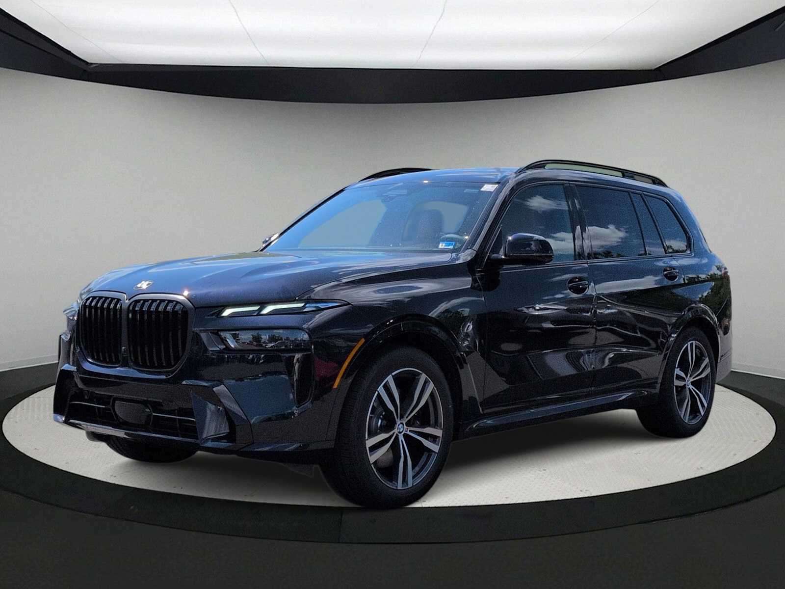 Thumbnail: 2027 BMW X7 - 4