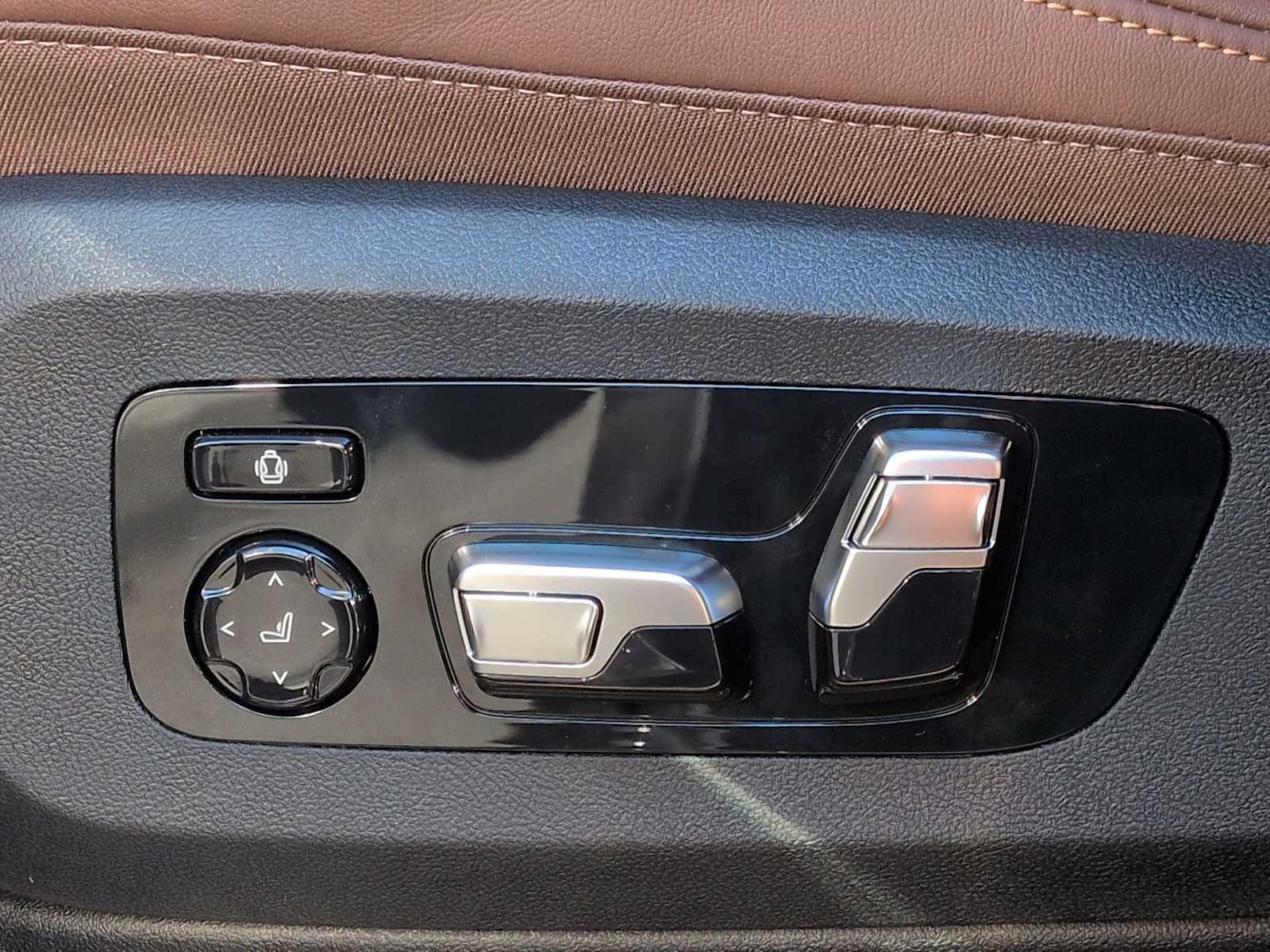 Thumbnail: 2026 BMW X7 - 18