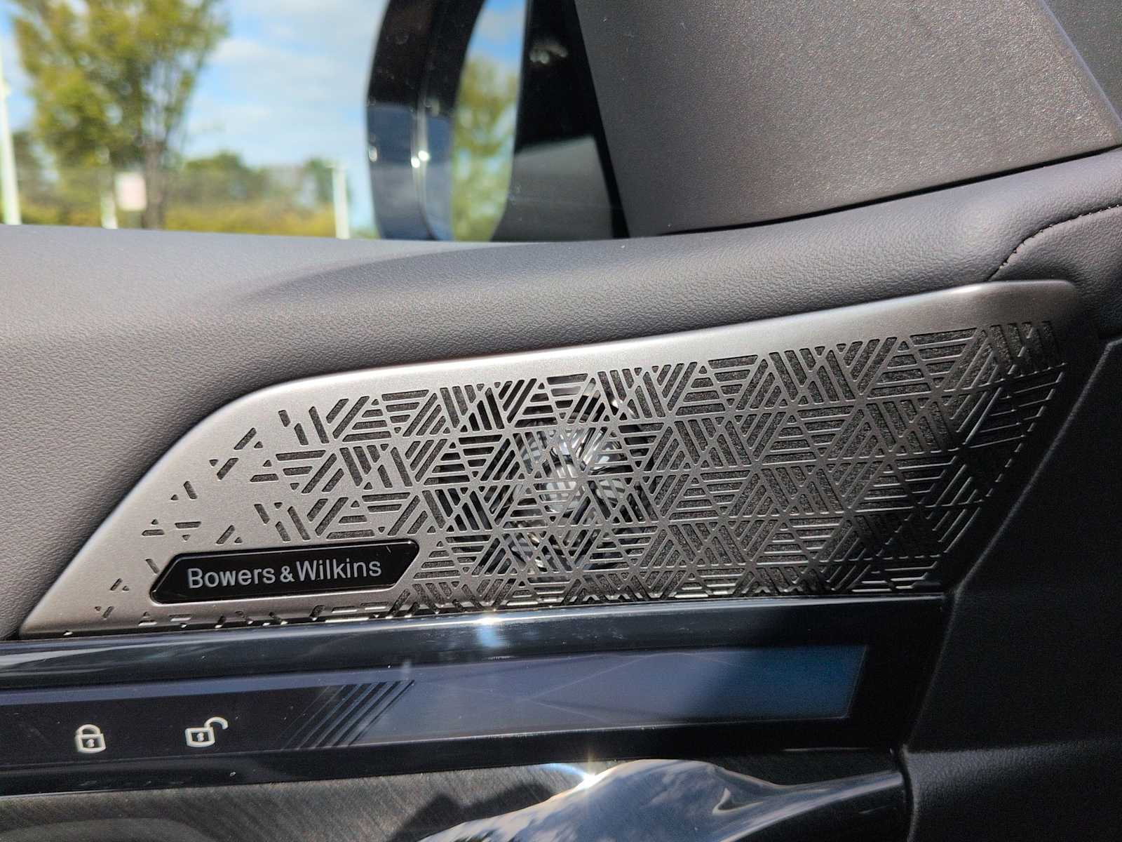 Thumbnail: 2025 BMW i5 - 33