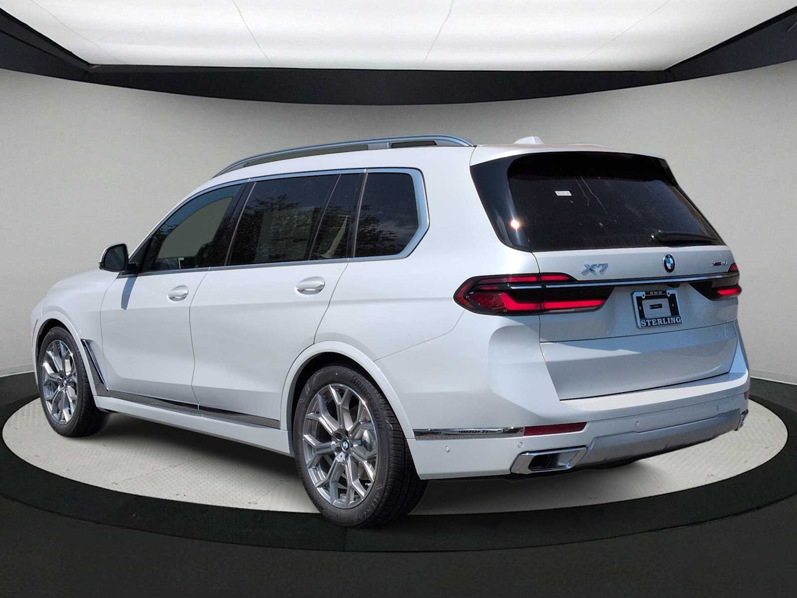 Thumbnail: 2027 BMW X7 - 6