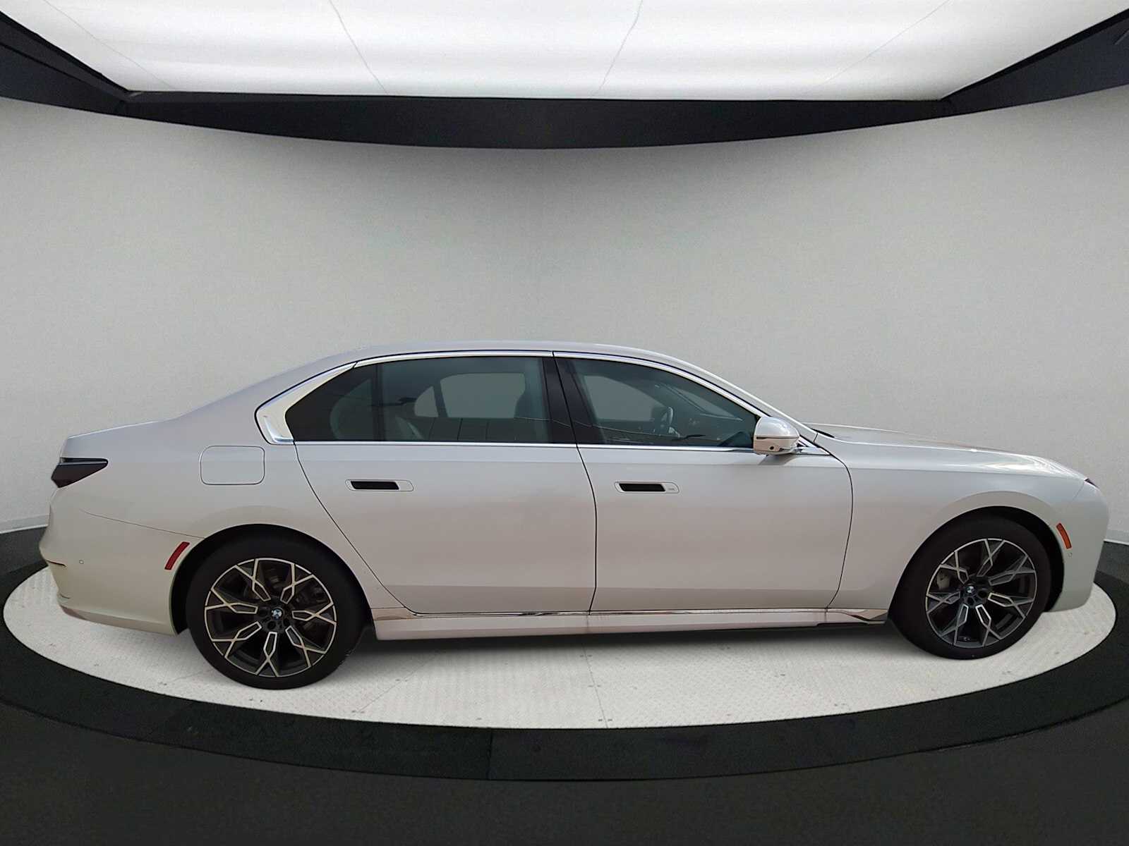 Thumbnail: 2024 BMW i7 - 9