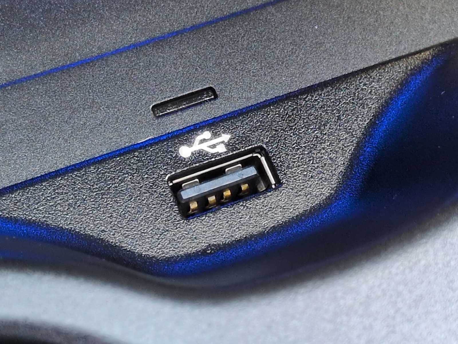 Thumbnail: 2023 BMW M5 - 32