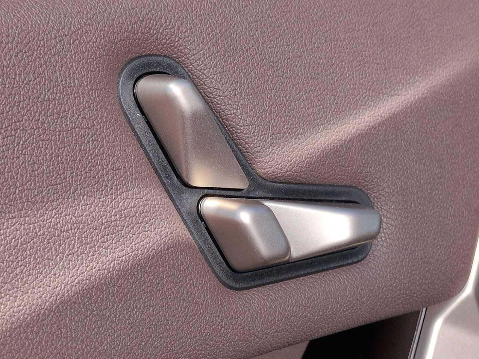 Thumbnail: 2026 BMW iX - 17