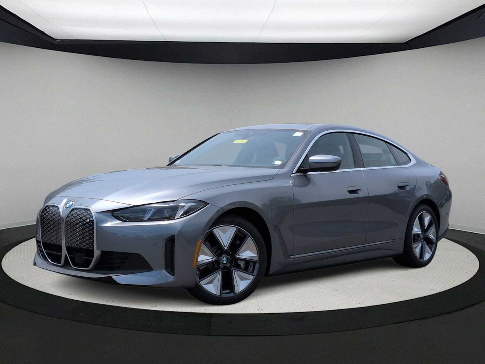 Thumbnail: 2026 BMW i4 - 1