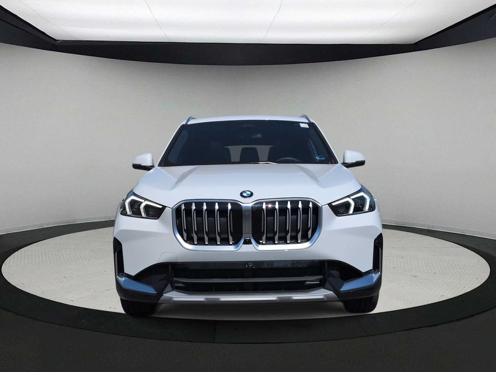 Thumbnail: 2026 BMW X1 - 3