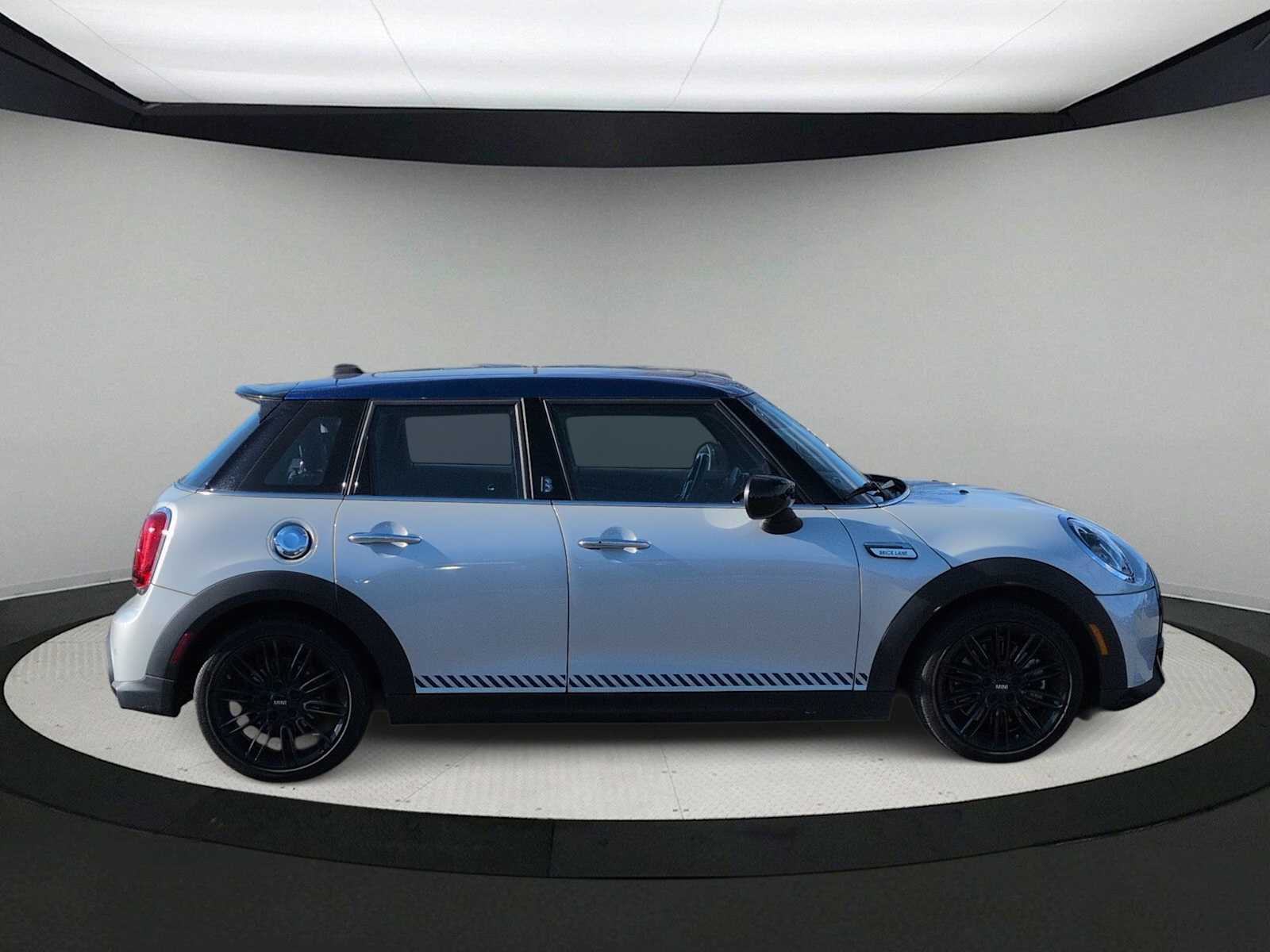 Thumbnail: 2022 MINI Cooper Hardtop - 9