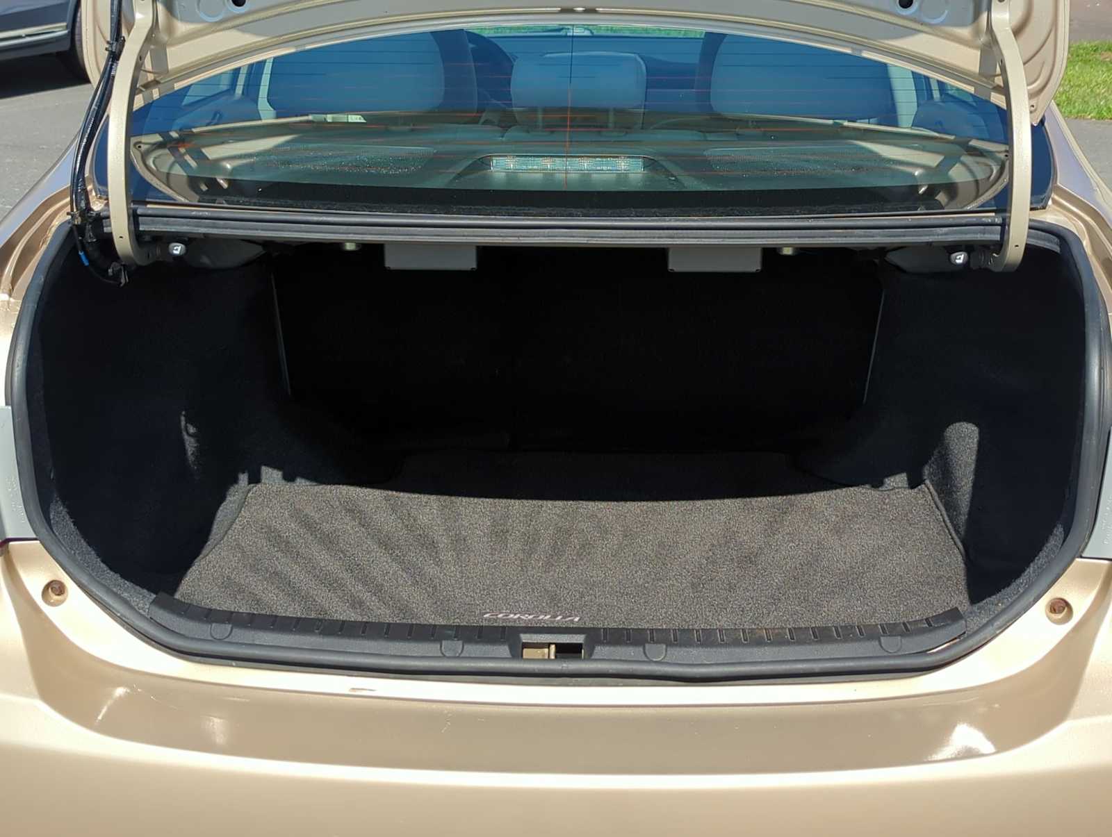 Thumbnail: 2011 Toyota Corolla - 30