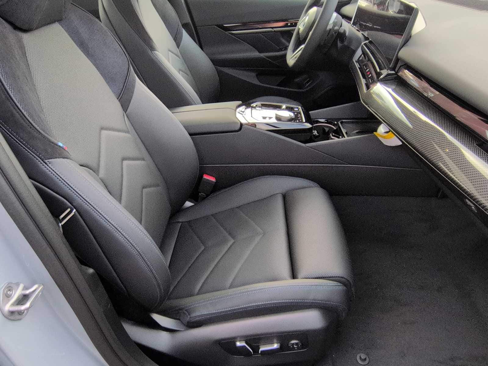 Thumbnail: 2026 BMW 5 Series - 24