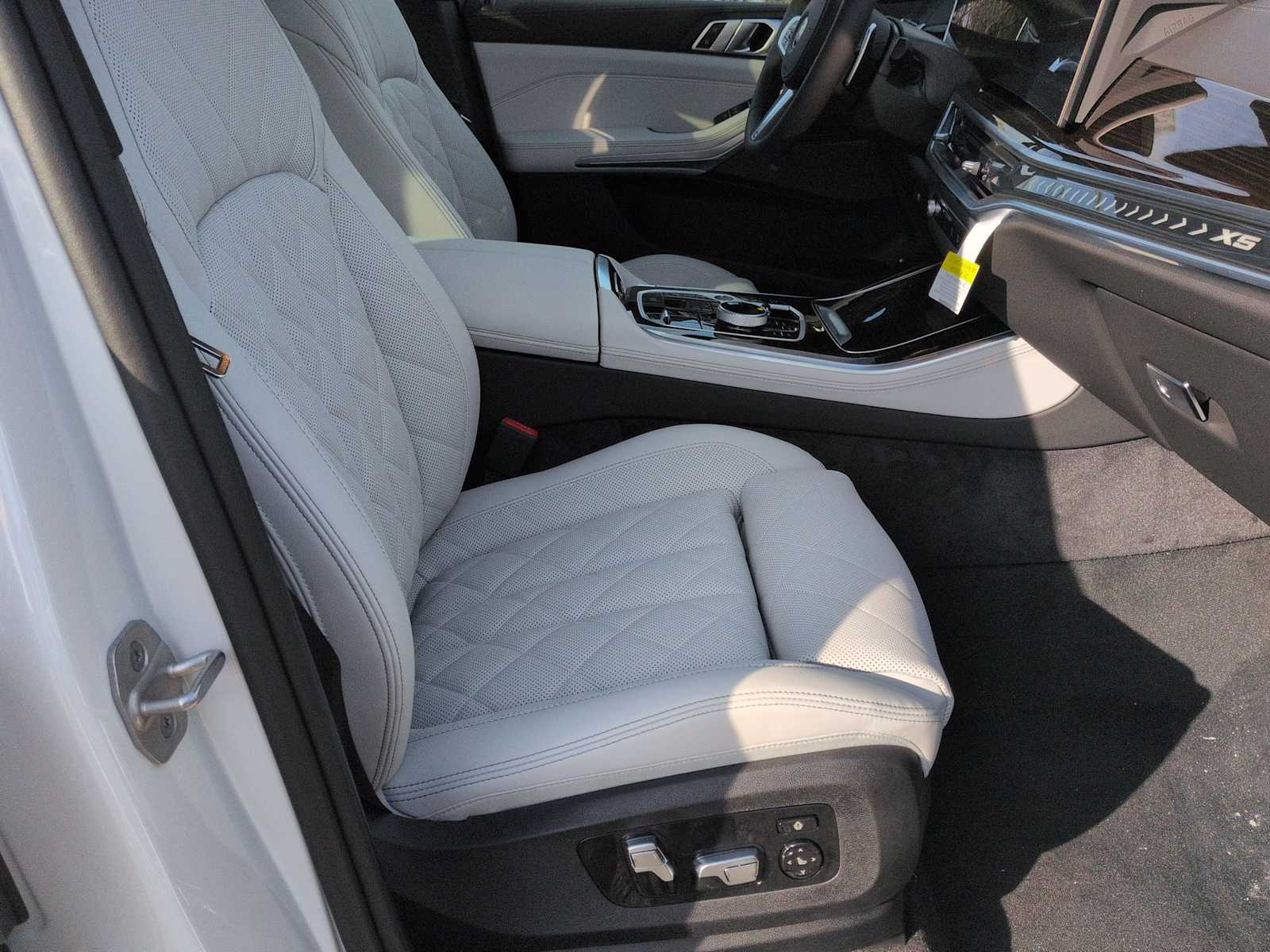 Thumbnail: 2026 BMW X5 - 24