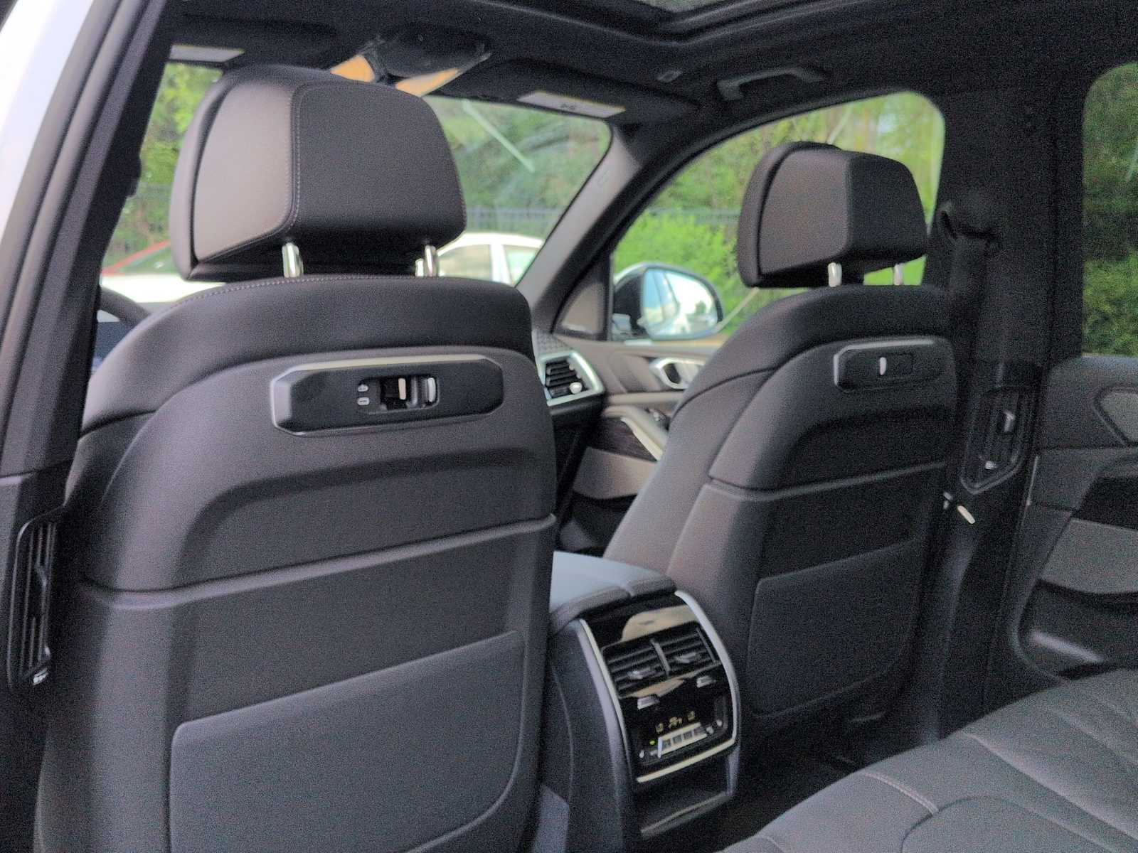Thumbnail: 2026 BMW X5 - 19