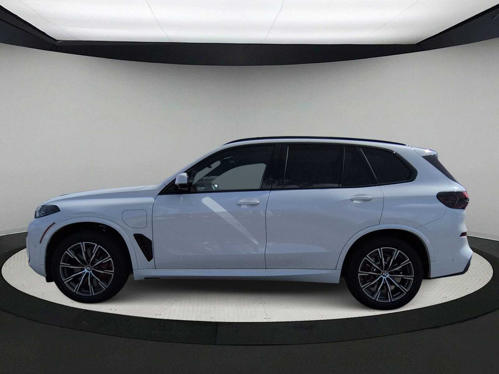 Thumbnail: 2026 BMW X5 - 5