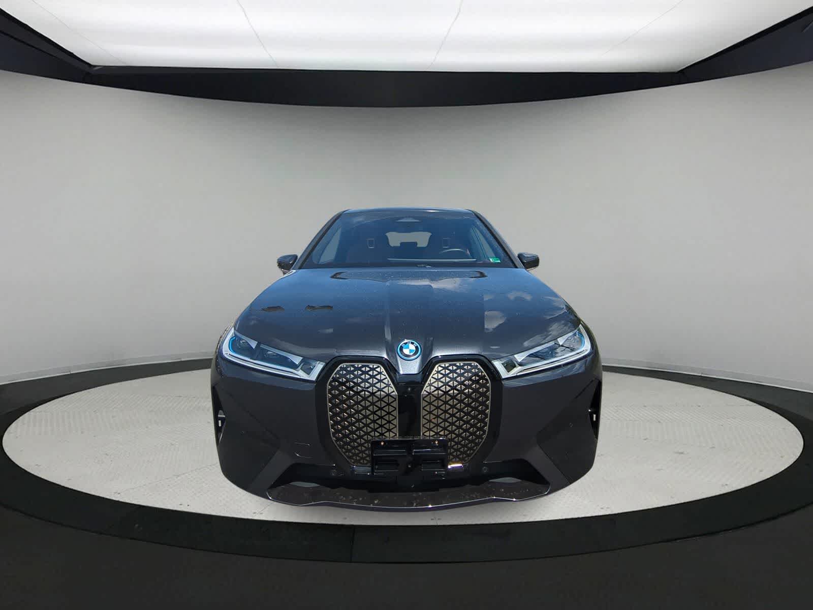 Thumbnail: 2023 BMW iX - 3