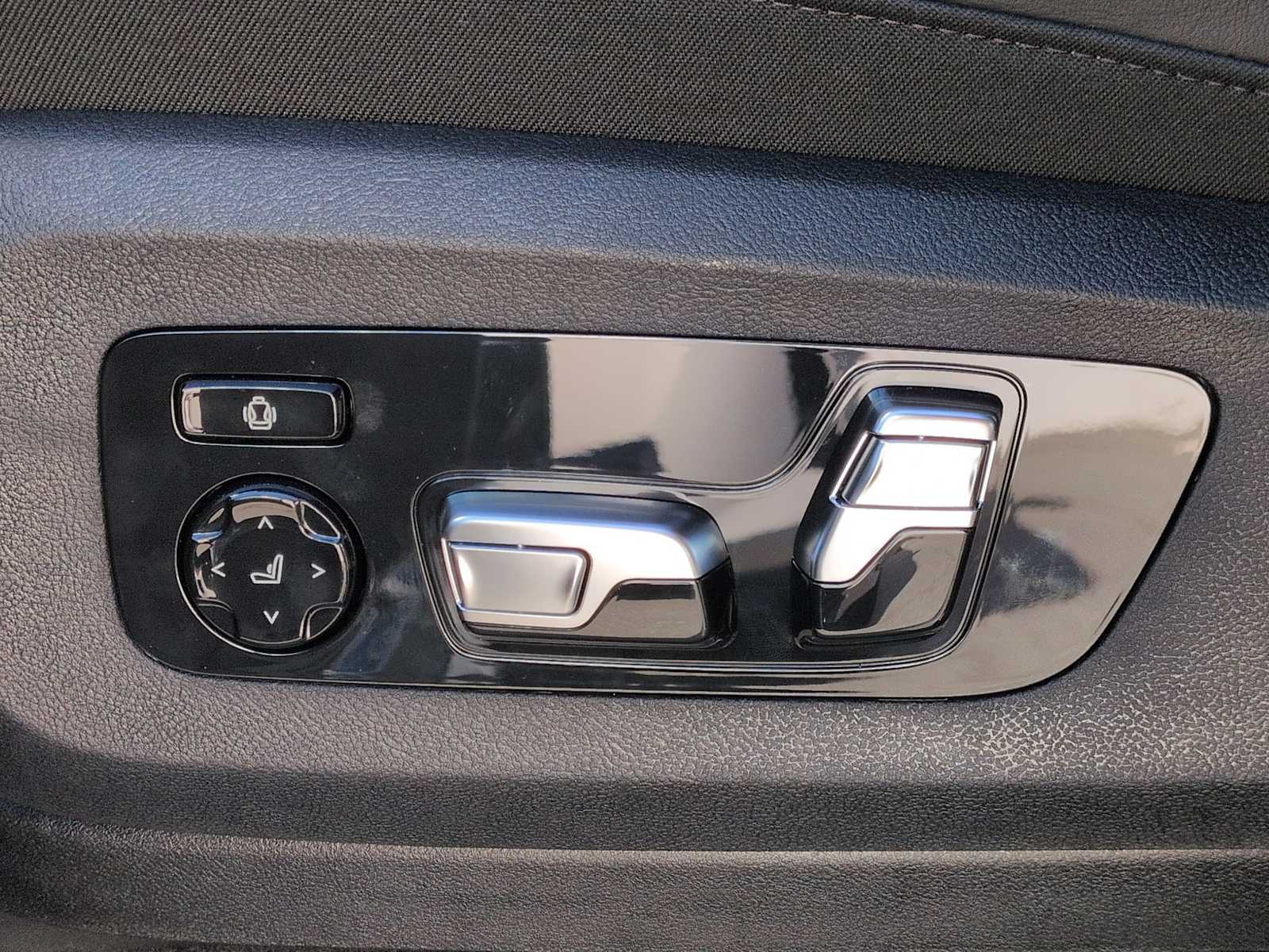 Thumbnail: 2026 BMW X7 - 18