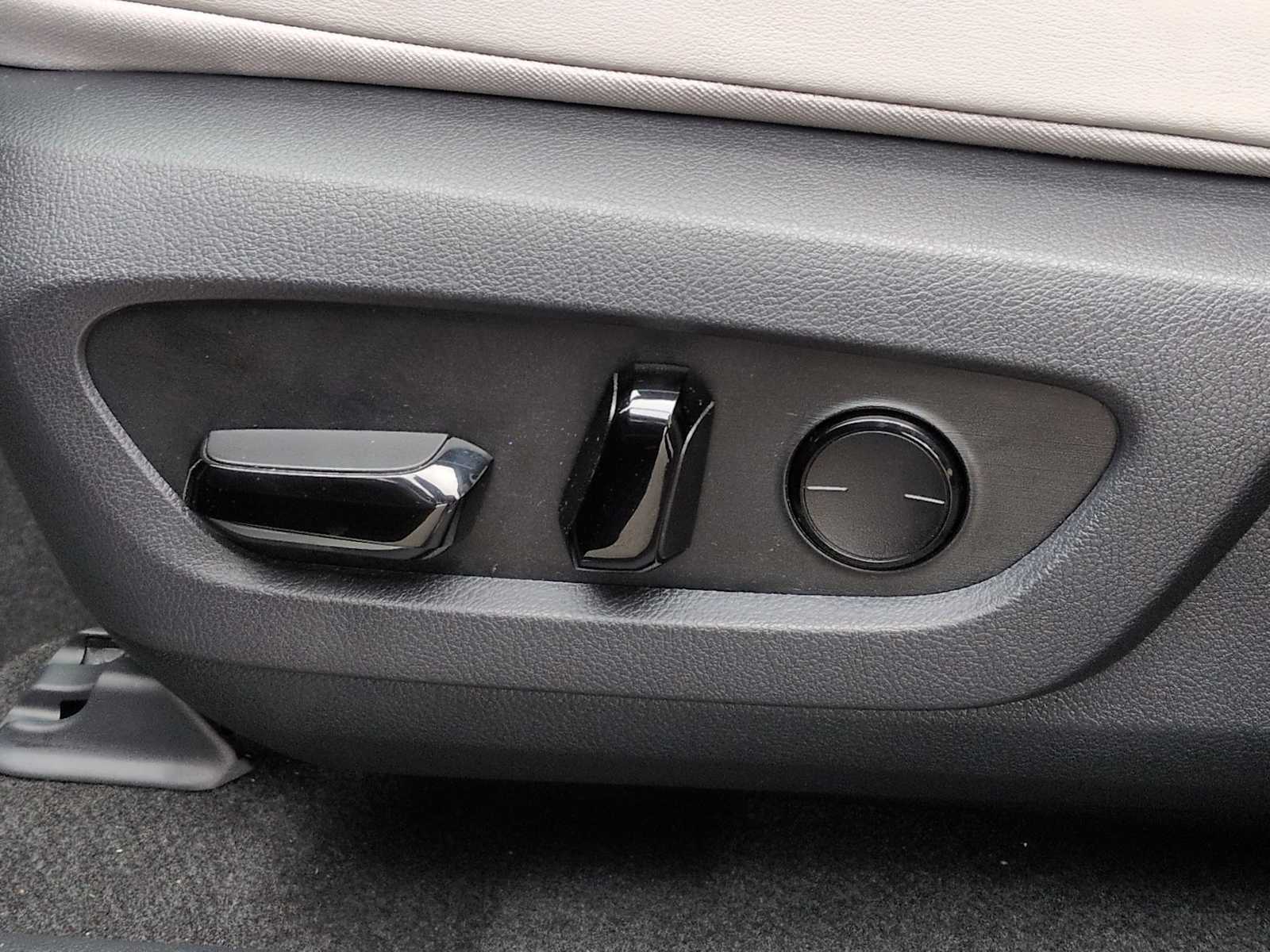 Thumbnail: 2024 Lexus RX - 18