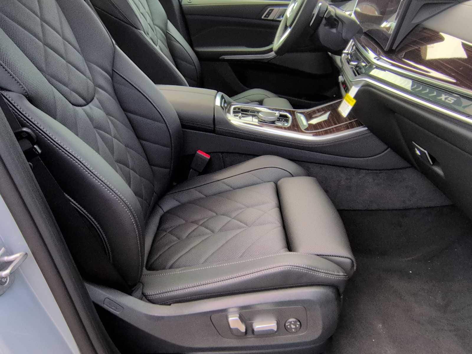 Thumbnail: 2026 BMW X5 - 24