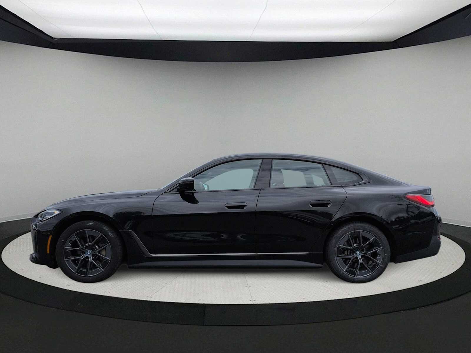 Thumbnail: 2023 BMW i4 - 5