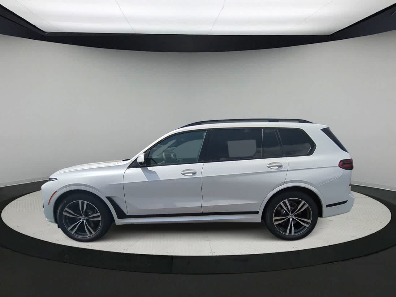 Thumbnail: 2026 BMW X7 - 5
