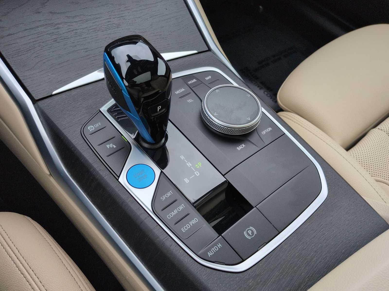 Thumbnail: 2023 BMW i4 - 35