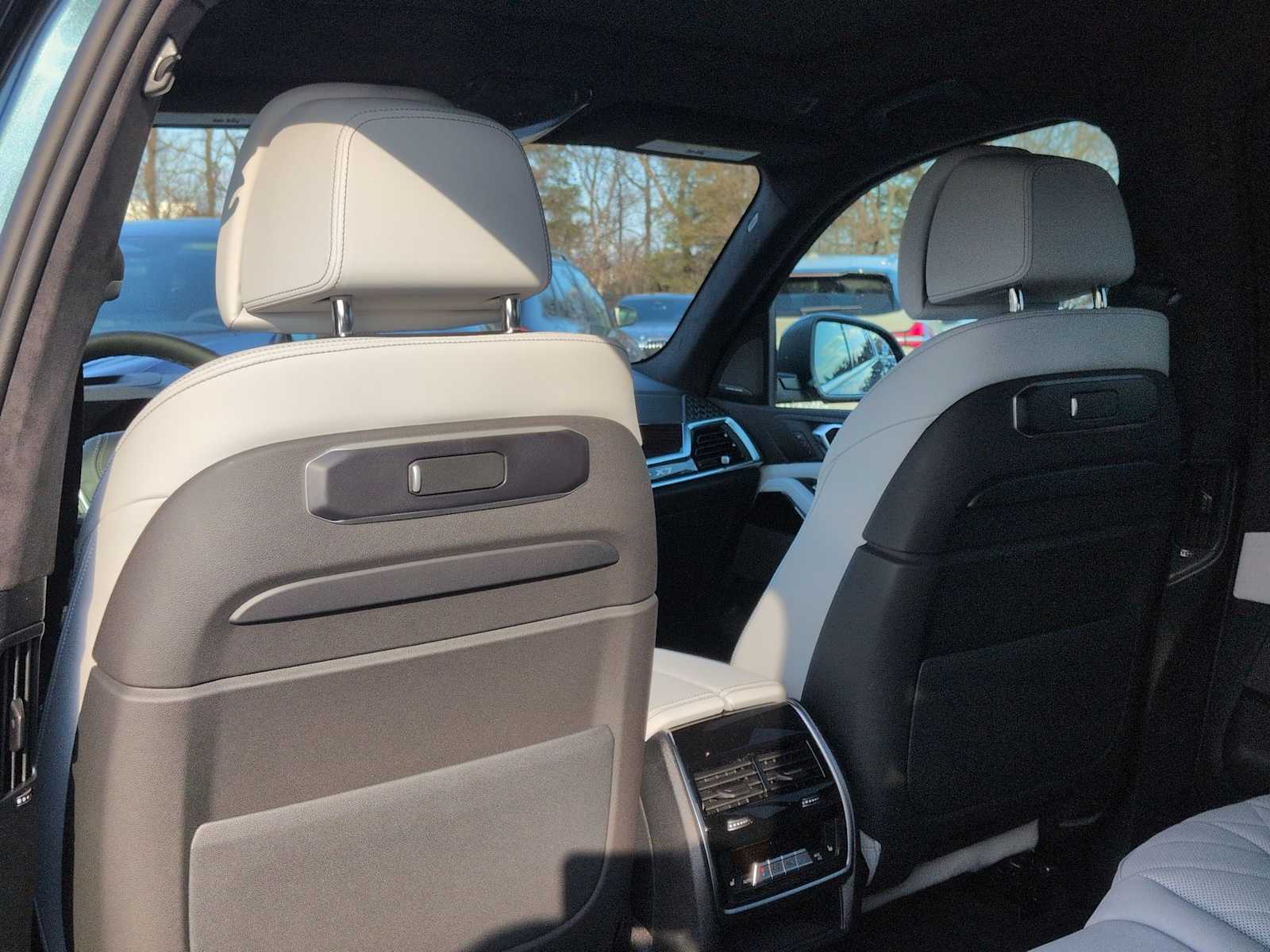 Thumbnail: 2026 BMW X7 - 19