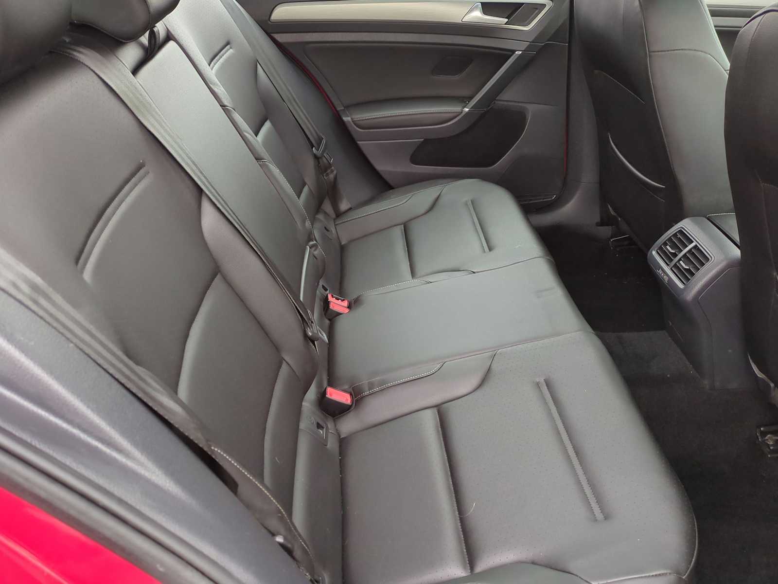 Thumbnail: 2017 Volkswagen Golf - 20