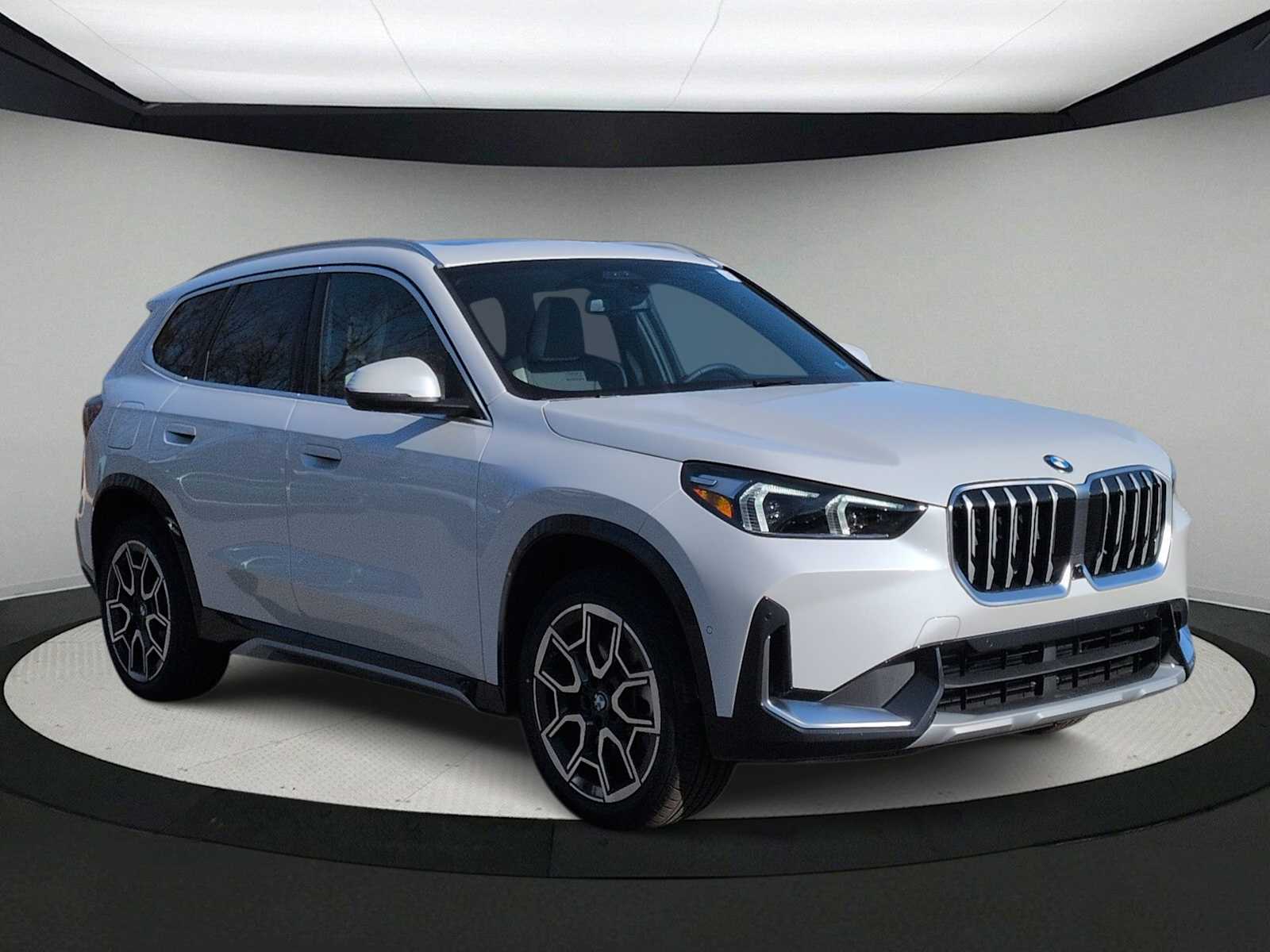 Thumbnail: 2026 BMW X1 - 2