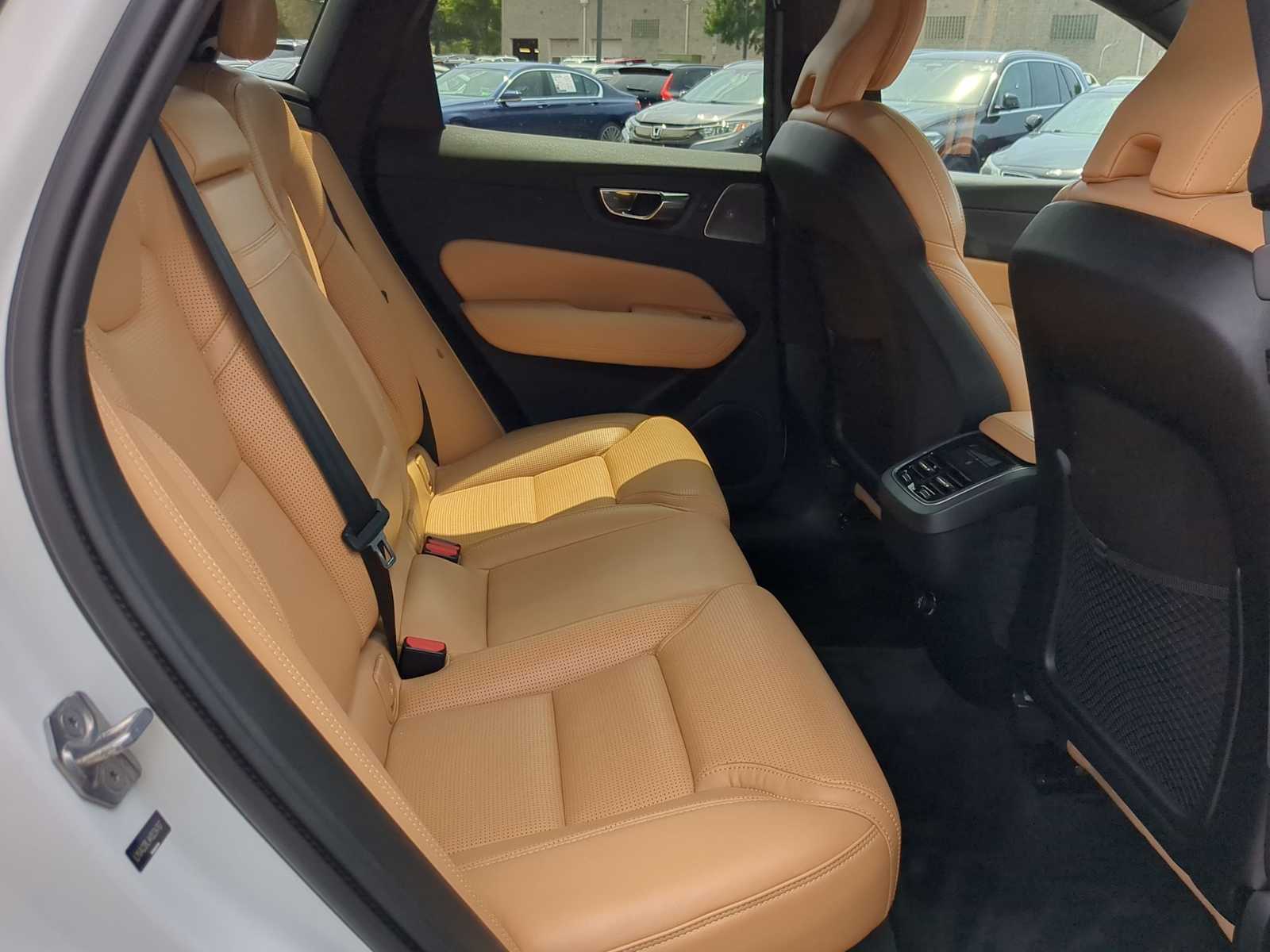 Thumbnail: 2019 Volvo XC60 - 21