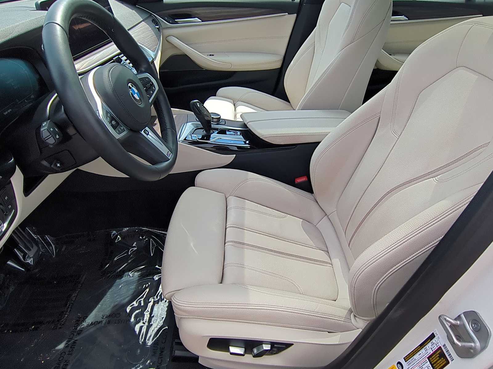 Thumbnail: 2022 BMW 5 Series - 16