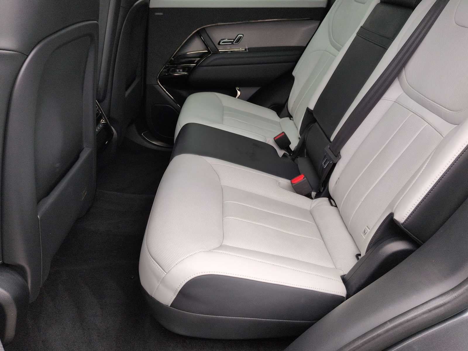 Thumbnail: 2023 Land Rover Range Rover Sport - 21