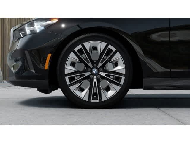 Thumbnail: 2026 BMW 5 Series - 7