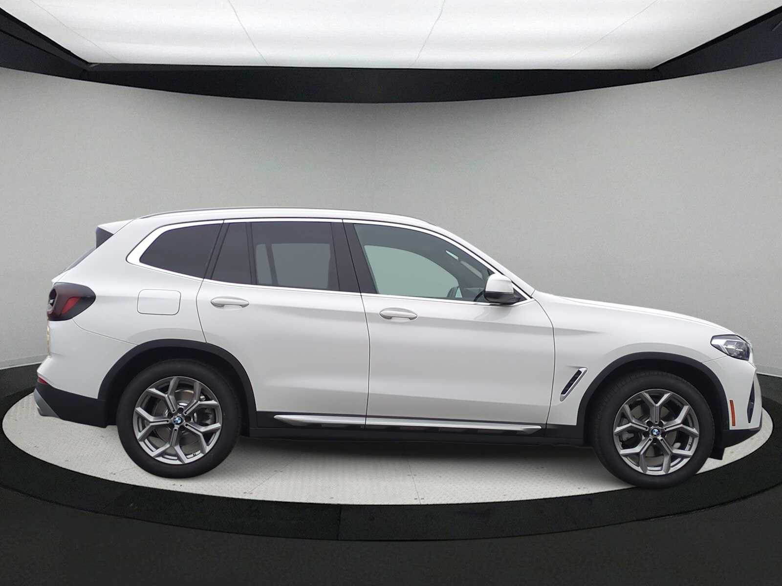 Thumbnail: 2023 BMW X3 - 9