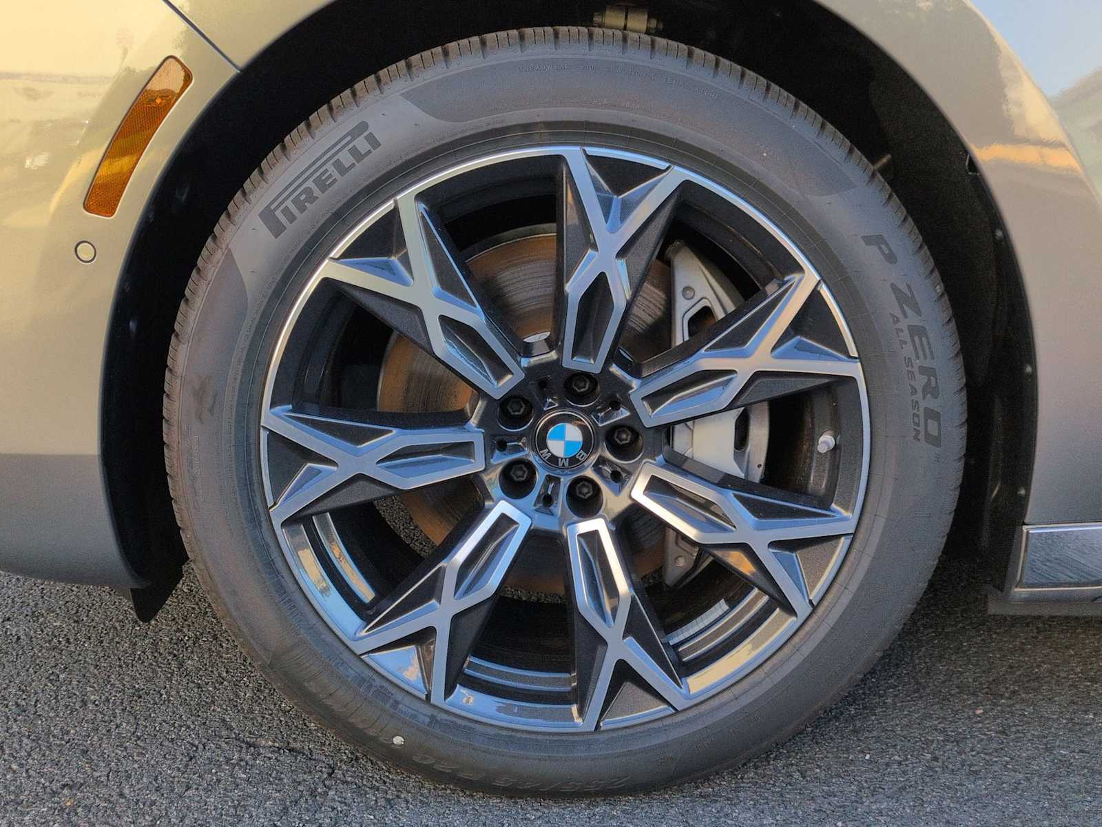 Thumbnail: 2025 BMW i7 - 14