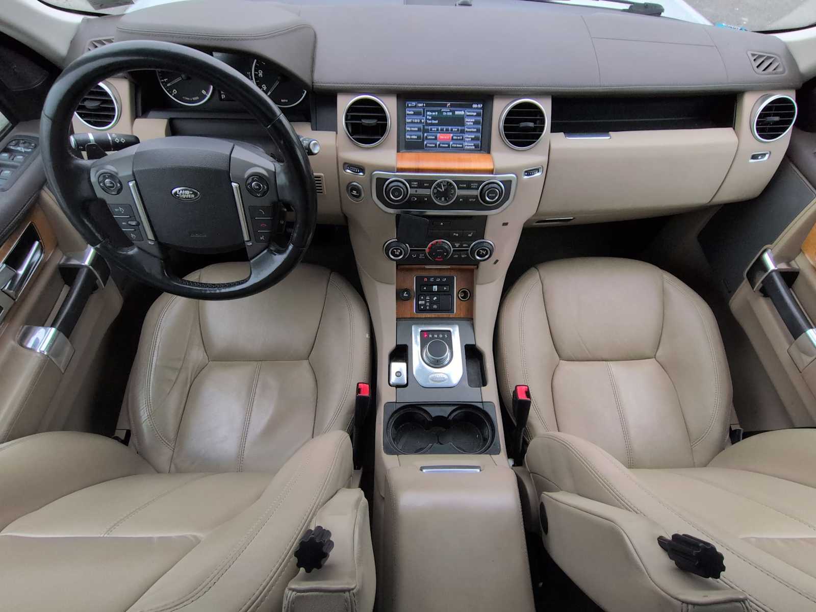 Thumbnail: 2014 Land Rover LR4 - 16