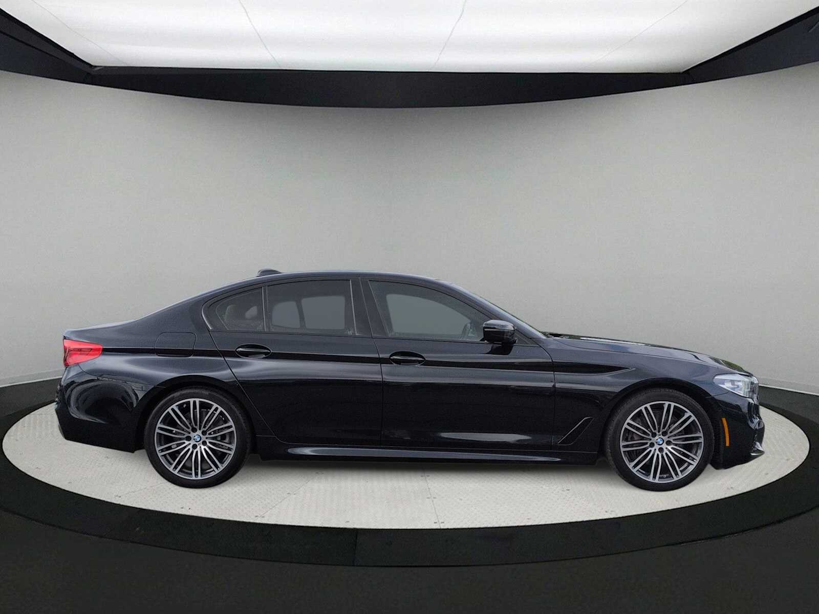 Thumbnail: 2020 BMW 5 Series - 9