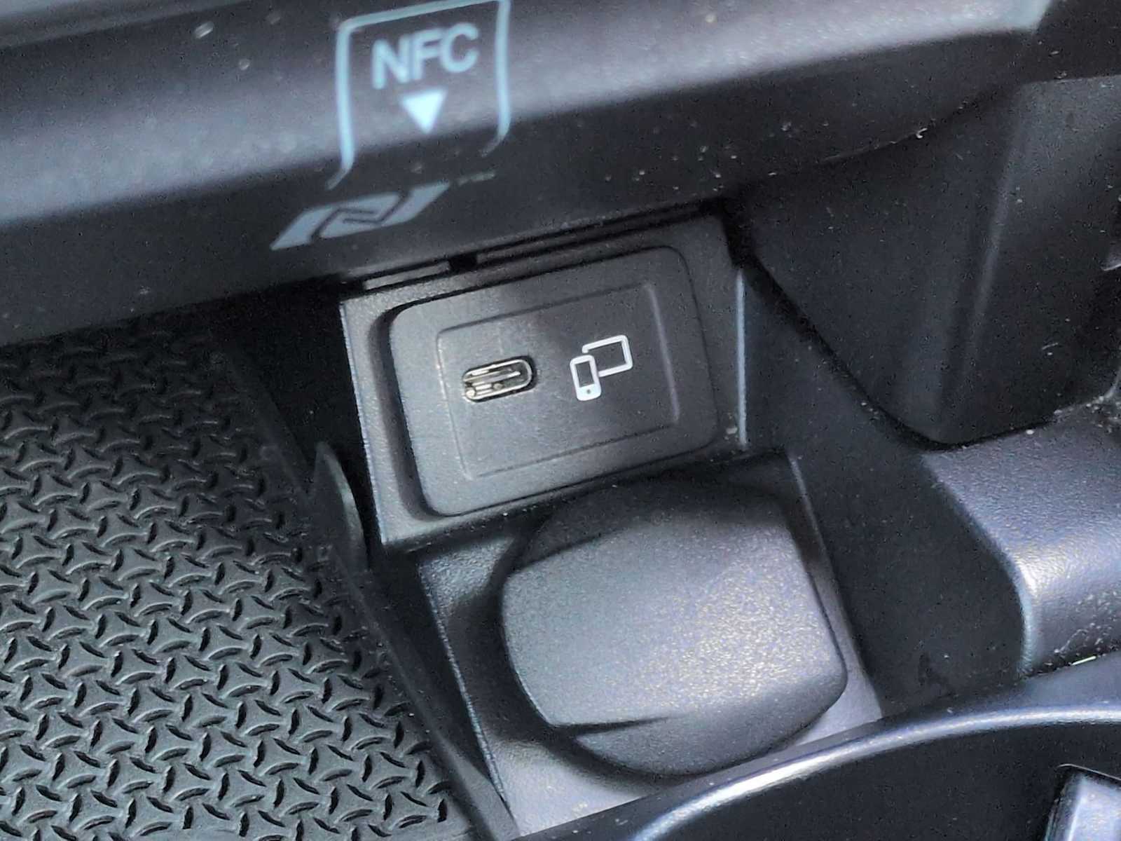 Thumbnail: 2022 Mercedes-Benz E-Class - 34