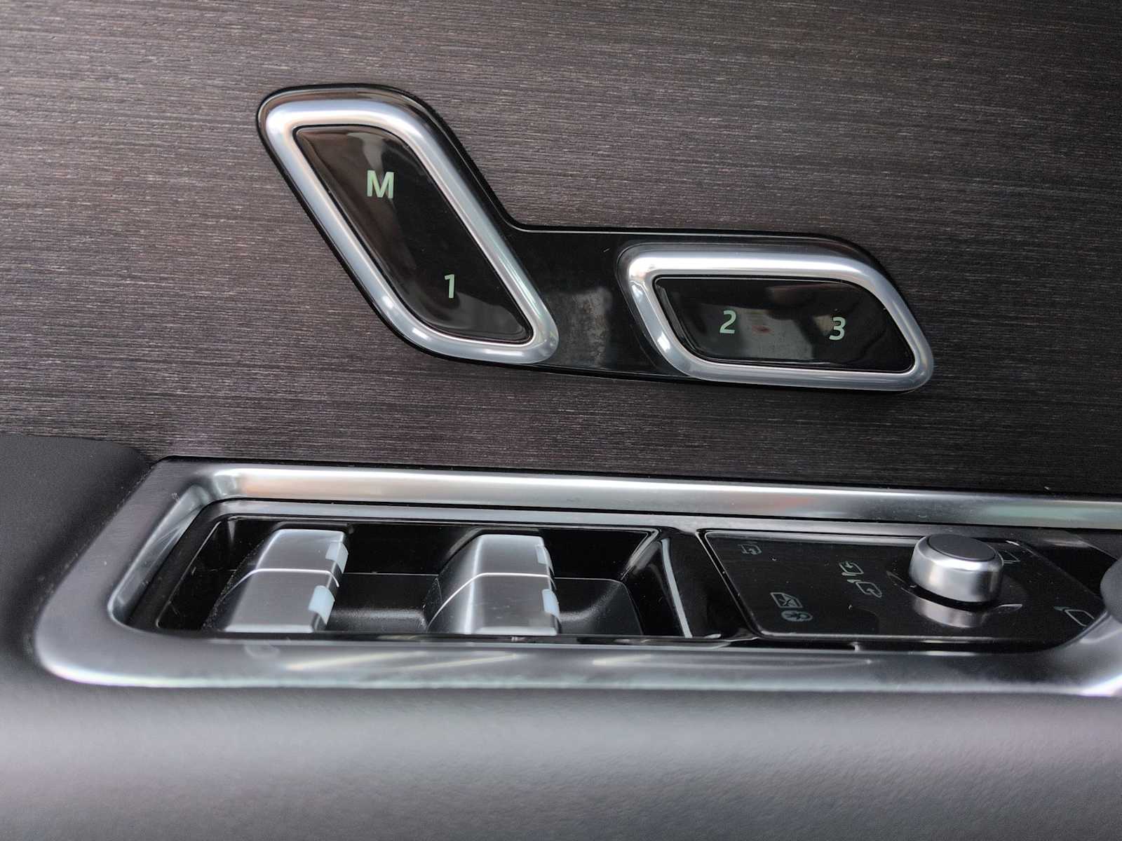 Thumbnail: 2024 Land Rover Range Rover - 18