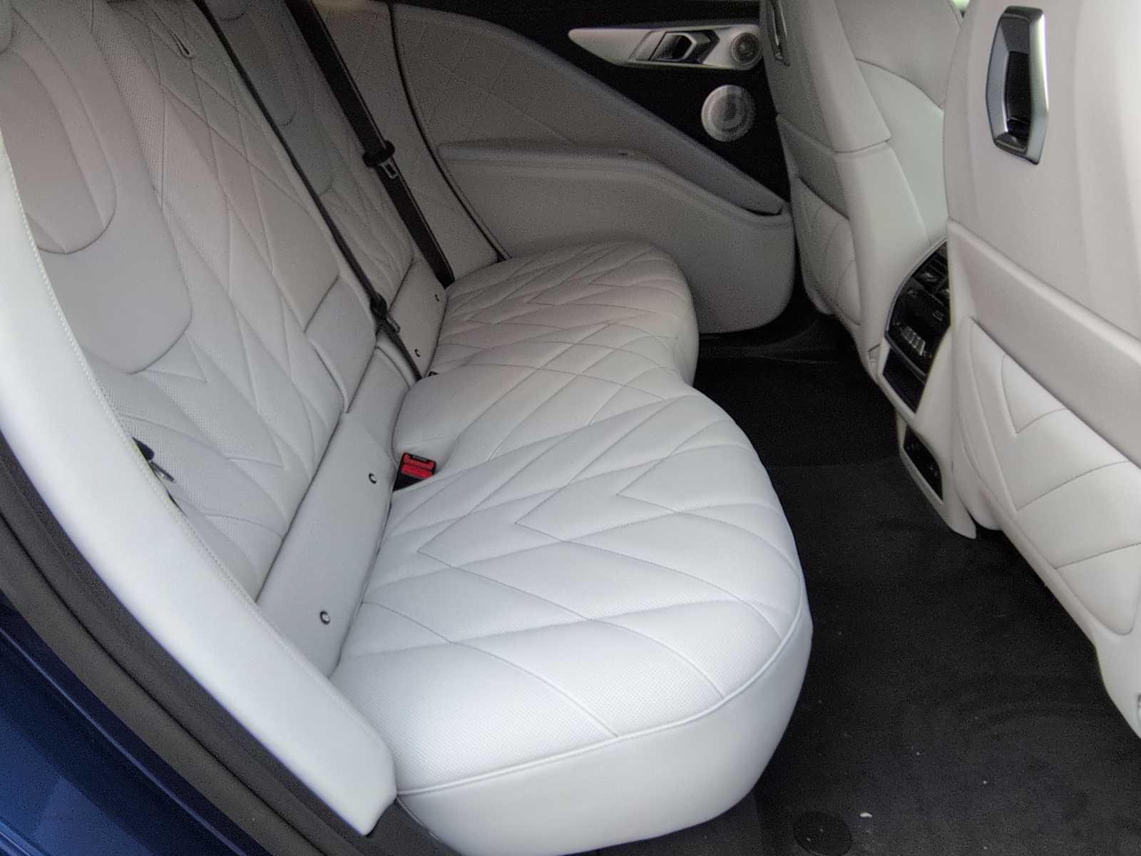 Thumbnail: 2026 BMW XM - 21